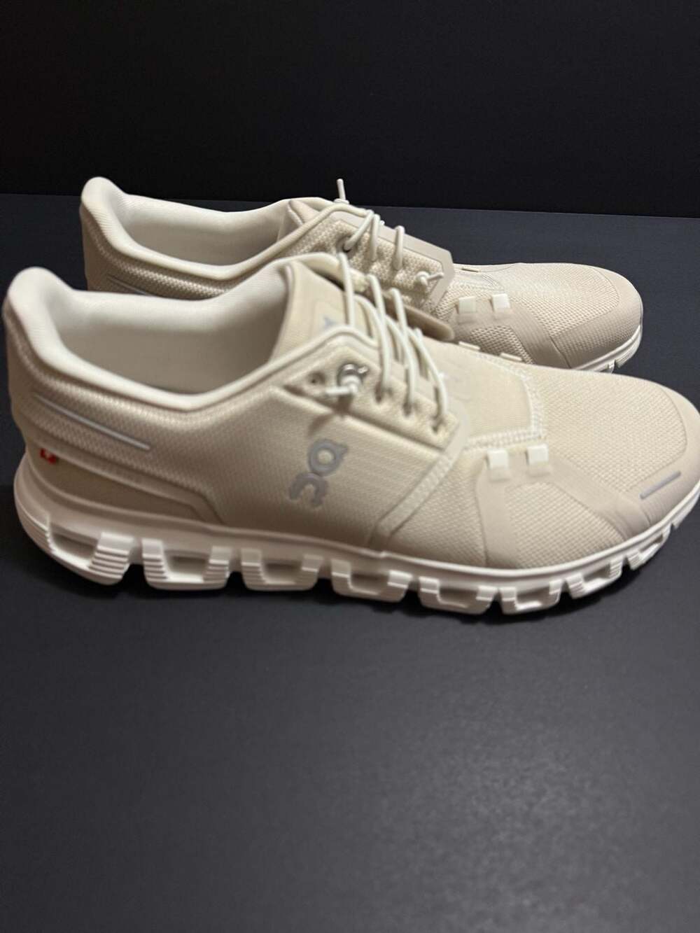 On Running Cloud 5 Size US W10.5 White Casual Shoes